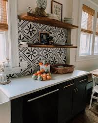 These Mexican Tile Backsplash Ideas Are The Antidote To Snooze Worthy Kitchens Hunker Home Decor Kitchen Mexican Tile Kitchen Kitchen Tiles Backsplash