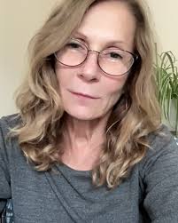 Jodi Bova's Instagram, Twitter & Facebook