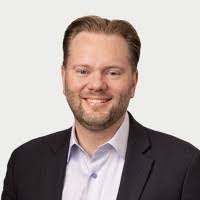 Robin Herrick's Instagram, Twitter & Facebook