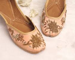 Maybe you would like to learn more about one of these? Indian Bridal Wedding Shoes Women Peach Lehnga Gold Jutti Etsy