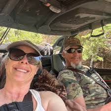 Mens CastleX Stance Backcountry snowmobile jacket in size medium. Jacket is  a shell with a zip out liner no rips or tears in great condition.