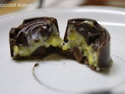 Chocolat Fourre De Ganache Blanche A La Pistache Recette Ptitchef Recette En 2020 Faire Du Chocolat Recette Chocolat Maison Chocolat Maison