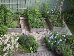 Gartengestaltung Ideen 40 Kreative Vorschlage Fur Den Kleinen Garten Terrasse Grill Kleingarten Sitzecke Gartengestaltung Ideen Gartendesign Ideen Garten
