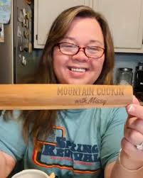 Easy Homemade Bread! Great for sandwiches! Much healthier than store  bought! Ingredients for homemade sandwich bread: 2 cups warm water, 1 Tbsp  yeast, 1/4 cup honey, 2 Tbsp avocado oil, 2 t