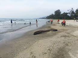 Pantai batu hitam parking asub aadressil 26100 kuantan, pahang, malaisia, selle koha lähedal on: Jom Ke Pantai Batu Hitam Ghazalitajuddin Com