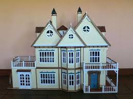 En esta web encontrarás más de 3000 miniaturas, accesorios y mobiliario para casas de muñecas escala 1/12. Casa De Munecas Miniaturas Periodico