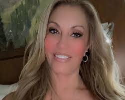 Lana Gibbons's Instagram, Twitter & Facebook