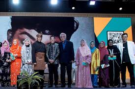 30 nama sebenar pelakon lelaki popular yang anda mungkin tak tahu youtube. Meriah Nostalgia Di Konsert Artis Filem Melayu 50 An 60 An Berita Gaya Hidup Beritaharian Sg
