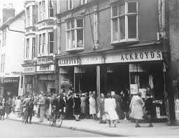 Let's welcome 228 new members, which is a record for one week. Also, the  21,000th member is Graeme Smith. Please take a moment to read the  guidelines–we have added one about coloured