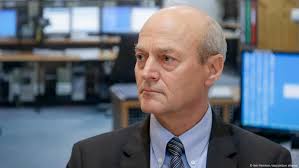 Экс-глава немецкой разведки призвал к "эпохальному повороту" в деятельности  спецслужб. После недавних заседаний бундестага с участием руководителей  немецких спецслужб бывший глава Федеральной разведывательной службы Герхард  Шиндлер заявил, что ее ...