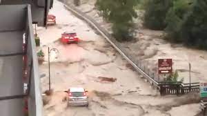 Als stabil, aber weiter angespannt, wurde freitag früh vom einsatzstab die lage in den von einer unwetterkatastrophe heimgesuchten teilen der obersteiermark bezeichnet. Osterreich Unwetter Schwemmen Eine Ganze Urlaubsregion Weg Youtube
