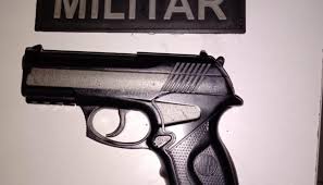A polícia militar foi acionada para atender uma ocorrência na rua rui barbosa, em sapezal. Simulacro De Arma De Fogo E Apreendido No Centro De Sao Luis O Imparcial