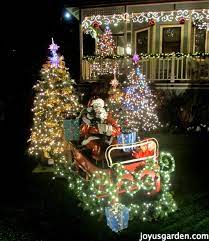 From front porch christmas decorations to christmas decorations for the yard, there are plenty of outdoor diy christmas decor ideas to choose from. Outdoor Christmas Decorating Ideas