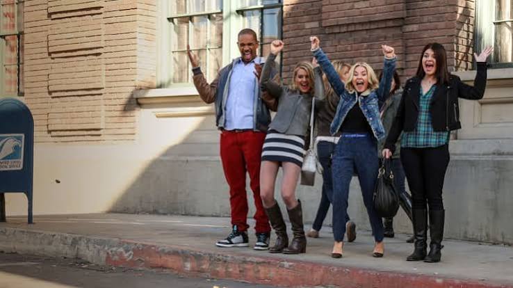 Watch Happy Endings Streaming Online | Tubi Free TV