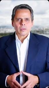 Victor Arauz's Instagram, Twitter & Facebook