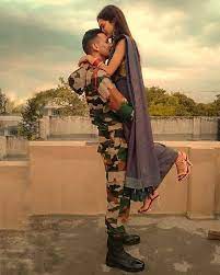 4 909 Likes 28 Comments Army Lovers Indian Army Lover5459 On I Army Girlfriend Pictures Army Couple Photography Army Couple Pictures