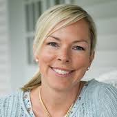 Laura Gall's Instagram, Twitter & Facebook