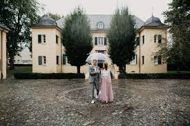 In den damaligen zeiten diente das gebäude dem. Schone Fotos Trotz Regen Heiraten Im Haus Katz In Juchen Kesslerisch Fotografie De