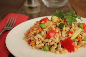 Básicamente lo más importante de esta receta es emplear la técnica para cocer arroz blanco, que. Insalata Di Farro E Verdure Unadonna It Il Magazine Declinato Al Femminile