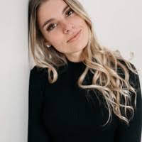 Catherine Michaud's Instagram, Twitter & Facebook