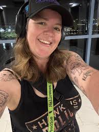 Anyone going Sunday night and want to meet up