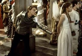 A verona beach, leurs familles s'entretuent. Romeo Juliette Romeo Et Juliette Leonardo Dicaprio Romeo