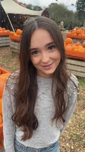 Courtney Birt's Instagram, Twitter & Facebook