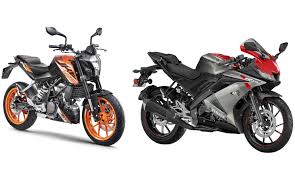 Checkout yzf r15 v3 pictures in different angles and in great details. Ktm 125 Duke Vs Yamaha R15 V3 0 Price Features Amp Spec Comparison