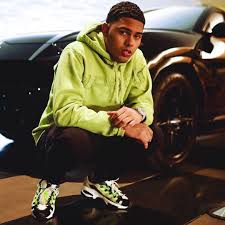 Michael anthony torres monge (río piedras, puerto rico, 15 de enero de 1994) más conocido como myke towers, es un rapero, cantante y compositor puertorriqueño. Traicionera Myke Towers Letras Com