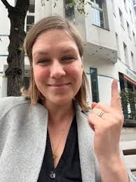 𝗠𝗲𝗶𝗻𝗲 𝗦𝗼𝗺𝗺𝗲𝗿𝗽𝗮𝘂𝘀𝗲 𝗶𝘀𝘁 𝘃𝗼𝗿𝗯𝗲𝗶 𝘂𝗻𝗱 𝗺𝗲𝗶𝗻𝗲  𝗪𝗼𝗰𝗵𝗲 𝘀𝘁𝗮𝗿𝘁𝗲𝘁 𝗺𝗶𝘁 𝗲𝗶𝗻𝗲𝗿 𝗨𝗻𝘁𝗲𝗿𝘀𝗰𝗵𝗿𝗶𝗳𝘁 𝗱𝗶𝗲  𝘃𝗲𝗿𝗯𝗶𝗻𝗱𝗲𝘁. Ab 1.9 habe ich ein…