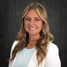 Amanda Stefanski's Instagram, Twitter & Facebook