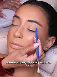 Técnicas para Alongar o Olhar na Maquiagem