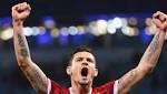 شاهد.. كوميديا محمد صلاح ولوفرين