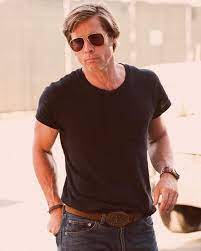 Brad Pitt As Cliff Booth In Onceuponatimeinhollywood Brad Pitt Brad Pitt Movies Brad Pitt Style