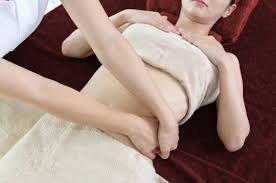 Sampai suatu hari, bulan oktober 2000 ibuku telah berumur 41 tahun tapi tubuh dan wajahnya masih tetap fit, dan seksi, walaupun ada sedikit keriput dan lipatan kecil di wajahnya. Jangan Asal Pijat Perut Ini Bahayanya