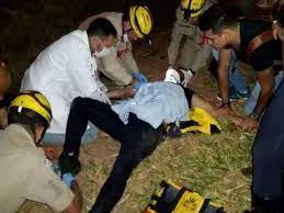Cristiano araújo, depois de receber os primeiros atendimentos no local do acidente, foi levado para o hospital municipal de morrinhos. Cantor Sertanejo Cristiano Araujo E A Namorada Morrem Em Acidente Artes Campo Grande News