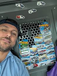 Ryan Drewes's Instagram, Twitter & Facebook