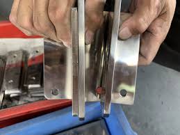 ステンレス材のバフ研磨の風景をご紹介します スクリューフィーダー Jp