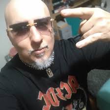 Happy birthday to our host, Lynze Cummins @queenofthesuck