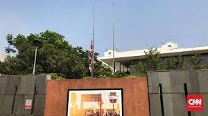 Setengah tiang bendera terbaru gratis dan mudah dinikmati. Habibie Wafat Kedubes Inggris Kibar Bendera Setengah Tiang