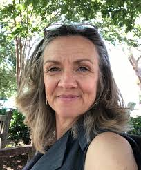 Anne Applegate's Instagram, Twitter & Facebook