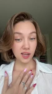 Valeria Stevens's Instagram, Twitter & Facebook