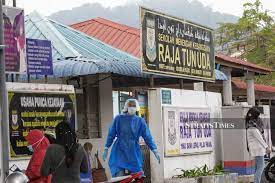 The rm70mil raja tun uda library overlooks a serene lake where lotuses bloom and has a cool kids section plus five storeys of books and study areas. Hundreds Of Students In Penang S Southwest District Screened For Covid 19 Nsttv