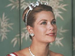 Las joyas más deslumbrantes que llevó la princesa Grace de Mónaco en  imágenes