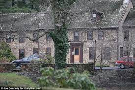Bill cosby's home in elkins park, pennsylvania. Cops Called To Bill Cosby S Mansion On His 81st Birthday Daily Mail Online