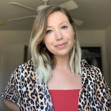 Sarah Reitz's Instagram, Twitter & Facebook