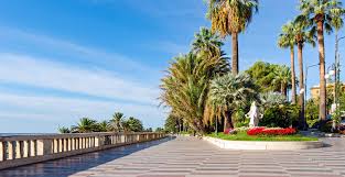 Seguici su regione liguria e comune di sanremo in sinergia per il rilancio del centro storico della pigna: Sehenswertes In Sanremo Mit Dem Miramare The Palace Sanremo