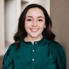 Emma Shelton's Instagram, Twitter & Facebook