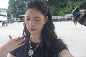 Look2] 캔디위크의 여름 스타일링 제안🩵 Pick your favorite styling! ⠀⠀⠀⠀⠀⠀⠀ #캔디위크 #여름스타일링  𝘓𝘪𝘧𝘦 𝘪𝘴 𝘴𝘩𝘰𝘳𝘵, 𝘦𝘯𝘫𝘰𝘺 𝘴𝘸𝘦𝘦𝘵𝘯𝘦𝘴𝘴 𝘓𝘪𝘧𝘦𝘴𝘵𝘺𝘭𝘦  𝘤𝘢𝘯𝘥𝘺𝘴𝘩𝘰𝘱. 𝘣𝘺 ᴄᴀɴᴅʏᴡᴇᴇᴋ