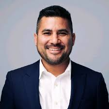 A familiar face will be smiling back at you at Michaels Stores this holiday  season! 🎄 I've always been so fascinated with how Cori brings products to  life everywhere she goes. So